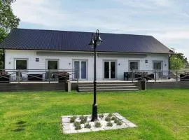 Cozy Home In Heberg With Wifi