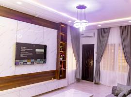 Crowned Crest Apartments, hotel v destinaci Akowonjo