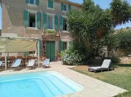 Set of 2 houses, 320 m2, pool, garden