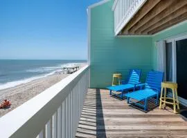 1st Floor Townhouse - Oceanfront with Pools