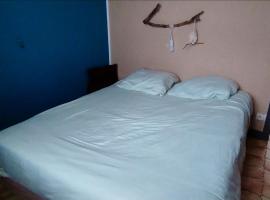 Chalet sur pilotis en bord de plage: Gruissan şehrinde bir dağ evi