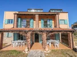 Apartment BELLA VISTA with swimming pool and tennis court