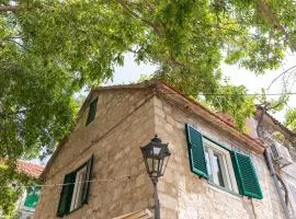 La Perla - Downtown House