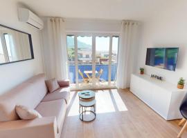 55E - Superbe studio climatisé entièrement rénové au 5ème et dernier étage sur le bord de Mer de Menton, hotel di Menton