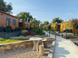 Retiro da Vila, hotel con estacionamiento en Sendim