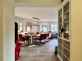Moderne Wohnung mit direktem Blick auf den Marktplatz Sankt Gilgens