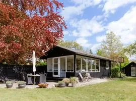 Tiny House Vibe At Beach Near Saksild Home