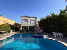 فيلا مارينا 5 حمام سباحة خاص تالت صف بحيرة