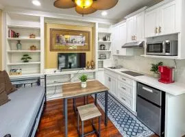 9 Mi to Beach Pet-Friendly Apt in San Diego!