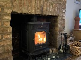 Cottage in Central Burbage Leicestershire, hotel in Burbage