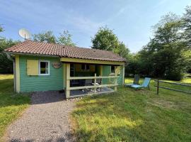 Chalet Campanules 37 - Nature, Randonnée & Famille - FR-1-583-471, hotel in Mélisey