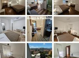 ROOM & PARKING in Centro Città con Parcheggio Privato e WIFI
