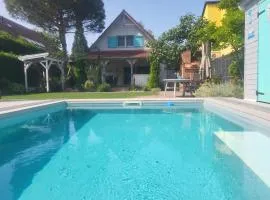 Zamardi private villa with own pool and huge garden, 150m to longest free beach at Balaton