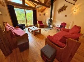 Chalet Confort 4 Ch, 3 SDB, Proche 3 Vallées, Wifi Gratuit - FR-1-452-58