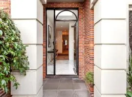 The Ivy (With Car Parking)
