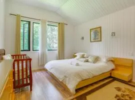 6 Mi to State Park: Monticello Cabin!
