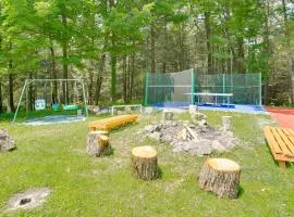 5 Mi to Swinging Bridge Reservoir Cabin with Porch!