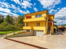 Awesome Apartment In Cernik With Wifi