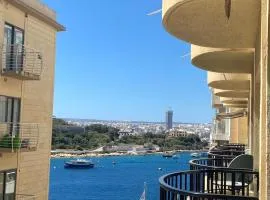 Elegant Sea View 3 bed 2 bath apartment in Sliema with parking