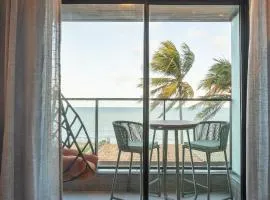 FLAT pé na areia frente mar com vista incrível, HYDE PARK 103