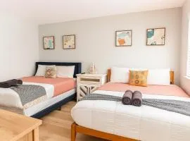 Beachside 1BR Apt - Walk to Hollywood Dania Beach