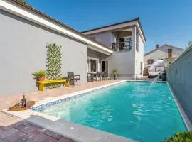 Nice Home In Privlaka With Wifi