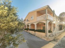 Apartment Apartman Toni, hotel v destinaci Podaca