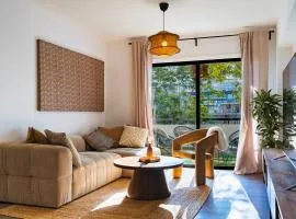 City Centre Modern Boho Stay