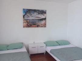 ApartmaniNET, hotel com estacionamento em Kra&scaron;ići