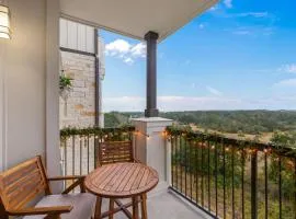 Balcony with Hills View,Pool, Free Parking and Gym