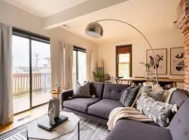 Cozy Scandinavian Loft - Espresso & Boutiques