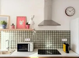 Vizinho -Central - perto praia - Wi-Fi