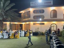Mir,s Lodge Hotel Restaurant & Shadi hall, hotel v destinaci Gilgit