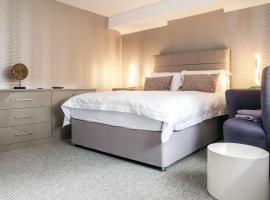 Apartment Eight At Barton Manor - Uk39563, hotel di Bognor Regis