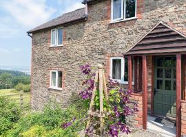 Heron Cottage, hotel in Bishops Castle