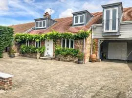 The Gatehouse - Uk40089