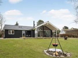 4 Bedroom Lovely Home In Liseleje