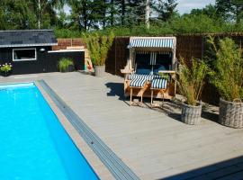 Pool House By The North Coast Trail Near Hundested, hotel a Melby