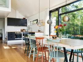 Live Near Tinkerup Beach In Nordic Style, hotel i Gilleleje
