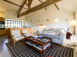 Basque Cottage With Views Of La Rhune Mountain, Hotel in Arcangues