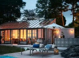 Charming Farmhouse With Pool Near Ljugarn's Sea