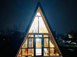 Horezu Cozy Cabin, &xi;&epsilon;&nu;&omicron;&delta;&omicron;&chi;&epsilon;ί&omicron; &mu;&epsilon; &upsilon;&delta;&rho;&omicron;&mu;&alpha;&sigma;ά&zeta; &sigma;&epsilon; Izvoru Rece