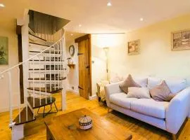 Stone cottage, own parking & EV charger -Buttercup