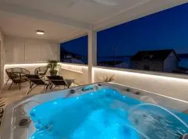 NEW! Luxury Apartment With Jacuzzi 20 Near The Sea