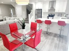 Walden Mount Luxury Villa - Entire 3-Bedroom Home
