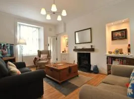 Seaglass Cottage Anstruther- stylish seaside stay
