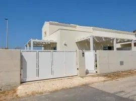Amazing Home In Kaukana With House A Panoramic View
