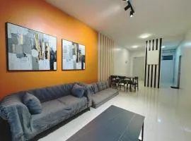 Kuching Cozy Comfort 07 - Home Stay GEM Suites 7 Pax near Airport & Saradise
