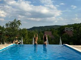 Complex Turistic Hor'A, hotel with pools in Slănic