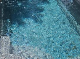 VILLA Zaphira CHAMBRES HOTES, Hotel in Gujan-Mestras